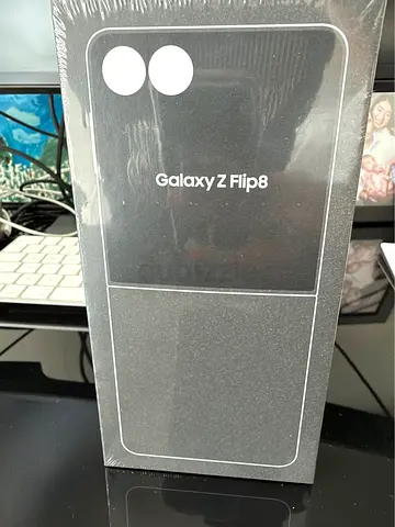 Samsung Galaxy Z Flip8 Cream 256GB NEW
