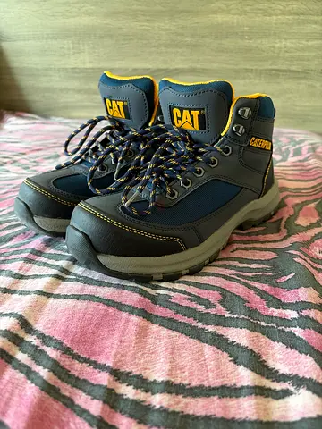 CAT men's safety/work boots - size 7 US/ 40 Euro (used once, good condition). Good for bikers.