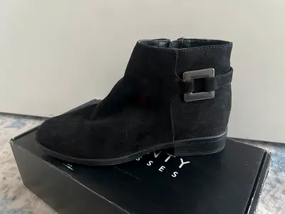 Black suede ankle boots with side buckle, size EU 38 - Used once