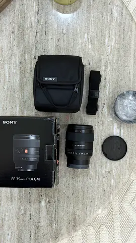 Sony FE 35mm F1.4 GM lens with case and box - excellent condition