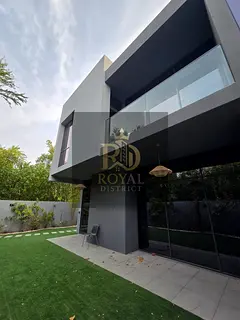 SUPER DISTRESS PRICE | 3 BEDROOMS TOWNHOUSE CORNER | MODERN DESIGN | LUXURY FINISHES | CLOSE TO AMEN