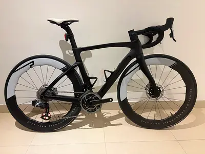 Pinarello F9 SRAM RED / Princeton Wake 6560
