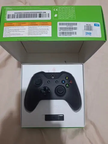 Xbox Wireless Controller (Black) with USB Adapter - Like New. With. Football fifa original cd