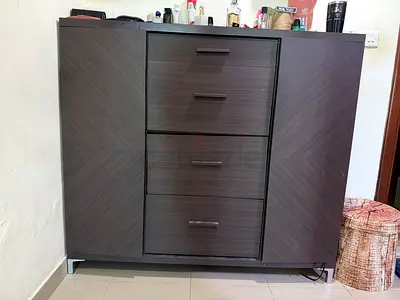 Shoe cabinet