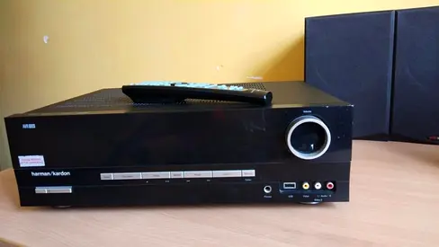 5.1 HARMAN KARDON AVR 134 AMPLIFIER