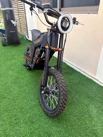 Electric bicycle (e-bike) with key and digital display — used, great condition