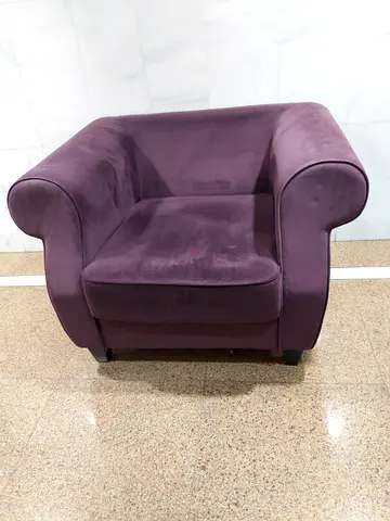 Chesterfield Sofa with Seat Cushions – Good Condition
