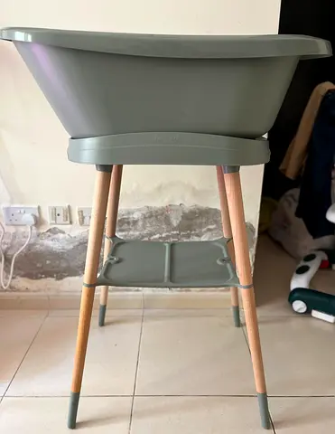 Baby Bath Tub with Stand (Good Condition)