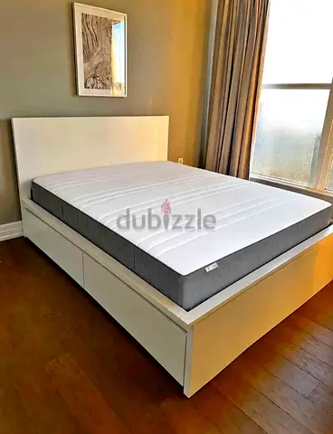 Ikea malm queen size bed with matters 2 storage