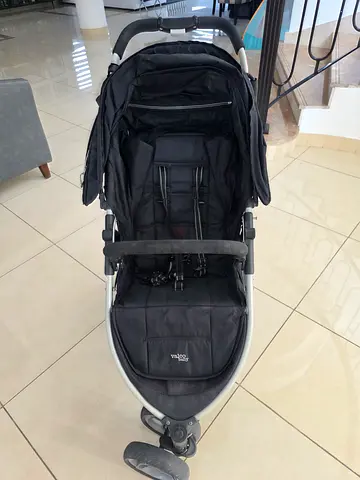 Single stroller in good used condition - comfortable, foldable