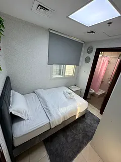 Cozy room with Attached bathroom Dubai Marina
