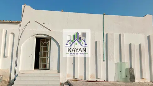 Traditional Arabic house for annual rent in Al Ras area, Umm Al Quwain.