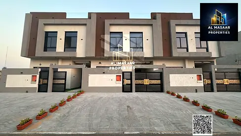 Luxury townhouse for sale; includes water, electricity, air conditioning, and registration fees.