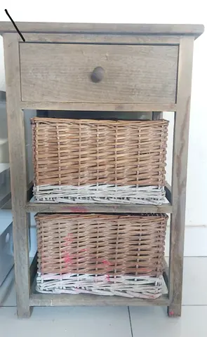 SMALL SQUARE SIDE TABLE