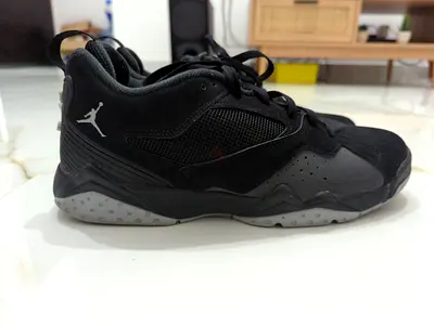 Black Jordan mid-top sneakers (men's) - excellent condition