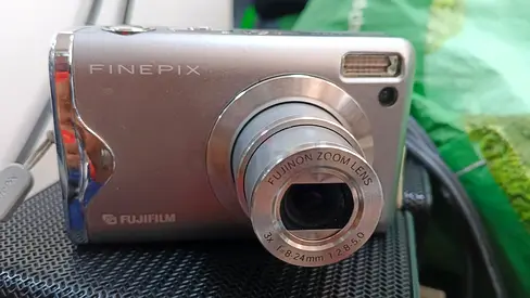 Fujifilm finepix z100fd digital camera