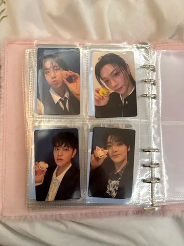 (Price negotiable) Stray kids tamagotchi photocard set official exclusive pc skz