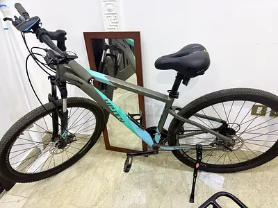 Men's/Trekking Hybrid Mountain Bike - 26" Frame, Good Condition