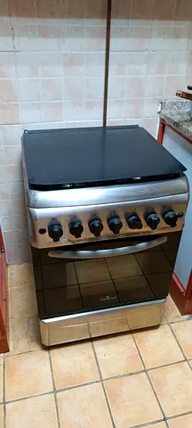 Used freestanding gas stove with oven - stainless steel
