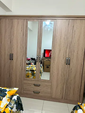 Wardrobe and chest of drawers for sell