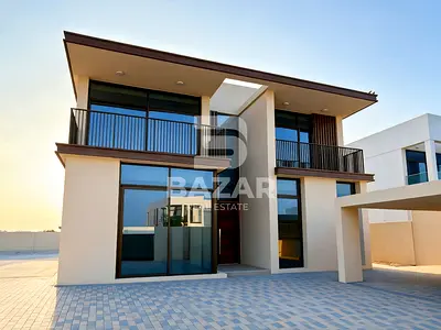 STUNNING 5BR | EXTRA GARDEN SPACE | READY
