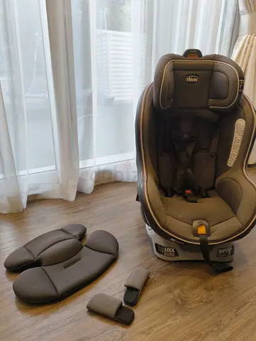 Chicco Nextfit convertible infant toddler car seat with extra padding (good condition)