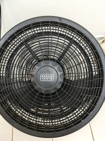 Black+Decker floor fan - good working condition