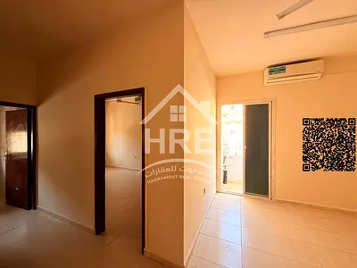 شقة واسعة مجددة في الروضة 3 بسعر مميز