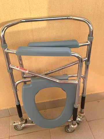 Foldable Commode chair with wheels