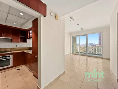 Lake View | High Floor | Vacant