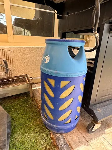 Composite LPG Gas Cylinder (25lbs)with Regulator and Hose - excellent Condition