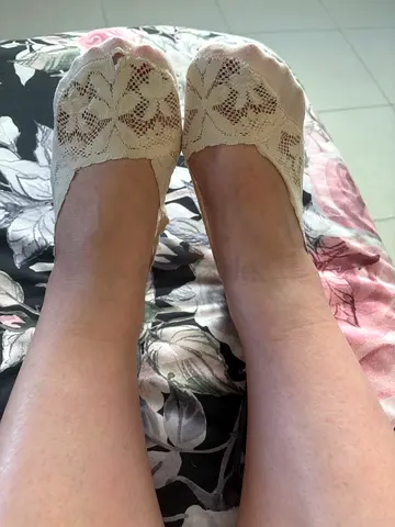 Preloved lace sock