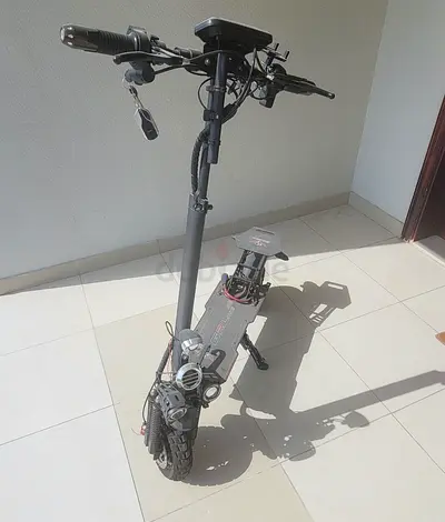 Rohan Wings GRLine S2 E-Scooter + Seat, Helmet & Extras