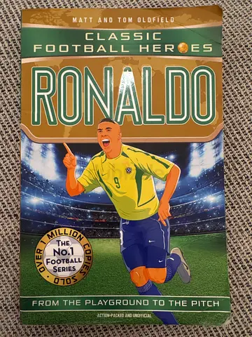 Ronaldo (Classic Football Heroes) — Illustrated Book