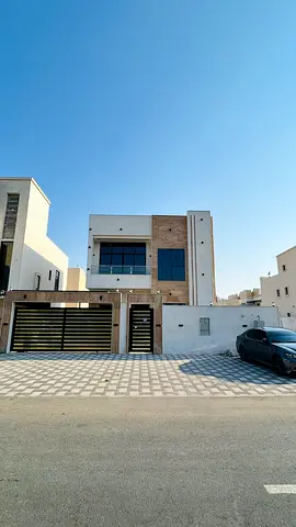 فيلا للإيجار السنوي في الزاهية – عجمان فرصة مميزة لاستئجار فيلا مناسبة للعائلات في منطقة الزاهية بعجمان، تتميز بتصميم عملي ومساحات مريحة