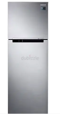 Samsung top-freezer refrigerator in silver - good working condition