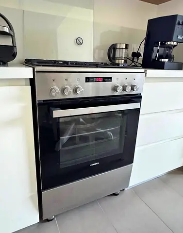 Siemens freestanding gas cooker with oven electric - stainless steel, good condition
