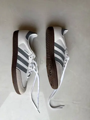 Adidas Originals Samba White & Grey Sneakers – Classic Gum Sole – Excellent Condition