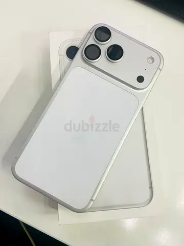 Iphone 17 pro max 256 gb under warranty
