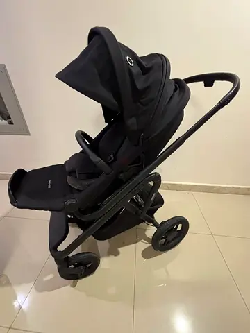 Stylish Black Maxi Cosi Stroller with Bassinet- 0-5years