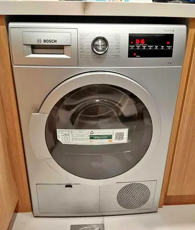 Free Delivery- BOSCH Series 6 9KG 💯 Dryer Clothes Latest Model With Digital Clock 60x60 cm