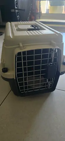 Sturdy Pet Carrier / Travel Kennel for Cats or Small Dogs