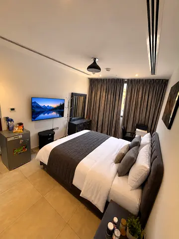 Master room for solo female JBR