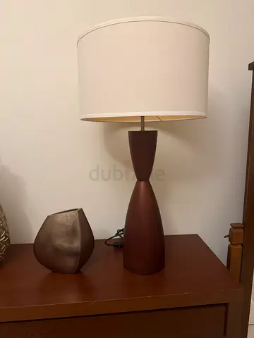 Luxurious solid Wood Table Lamp with White Drum Shade - Good Condition