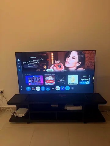 65" Samsung Smart LED TV in Excellent Working Condition