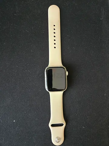 Apple Watch Series 9 – 45mm | Great Condition | Original Box & Charger