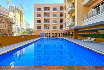 VACANT ON TRANSFER BEST LAYOUT OF BUILDING FRONT SIDE OPEN VIEW