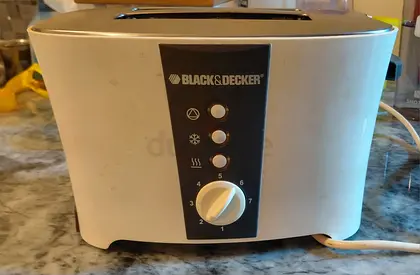 Black & Decker 2-Slice Toaster - Good Working Condition