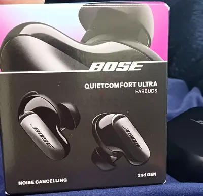 Bose QuietComfort Ultra 2 Earbuds charging case (black) with earbuds