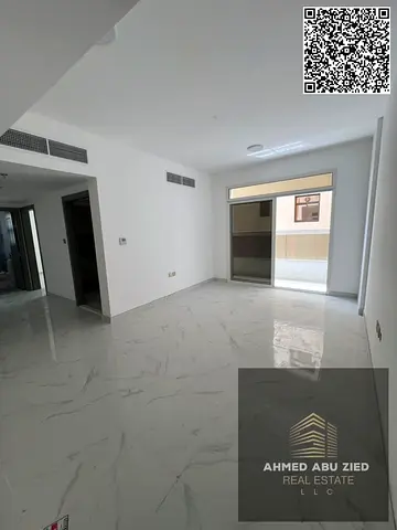 شقة أول ساكن تصلح سكني وتجاري بالمويهات 3 عجمان، غرفتين وصالة و3 حمامات وغرفتين تخزين بـ 46 ألف سكني أو 50 ألف تجاري على 4 أو 6 دفعات وتأمين شيك